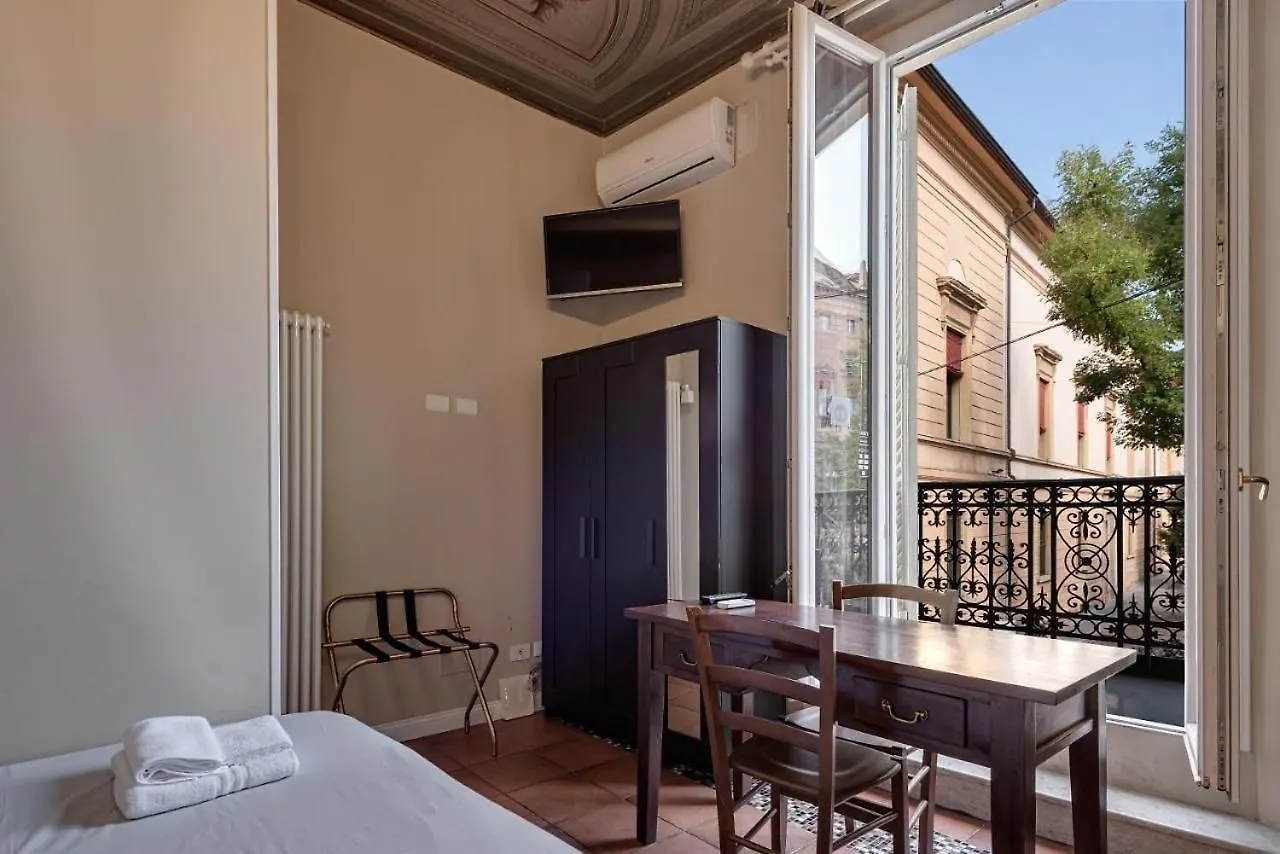 Al Tribunale - Rooms And Suites - Bedinbolognacentro 0*, Bologna Italy