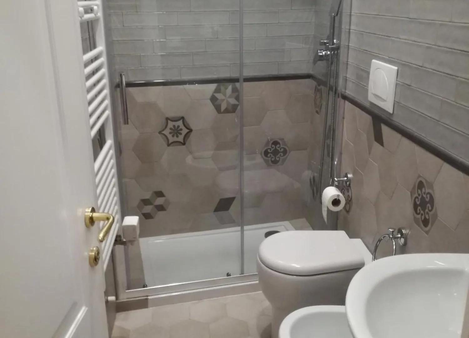 Al Tribunale - Rooms And Suites - Bedinbolognacentro 0*, Bologna